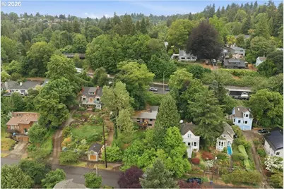 7339 S Corbett Ave, Portland, OR 97219 - Photo 6