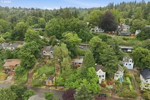 7339 S Corbett Ave, Portland, OR 97219 - Photo 6