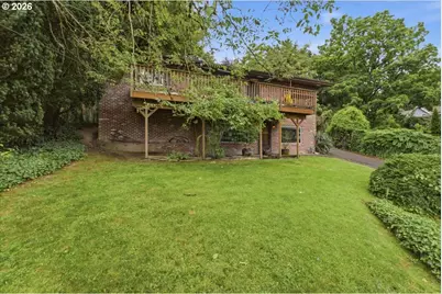 7339 S Corbett Ave, Portland, OR 97219 - Photo 12