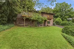 7339 S Corbett Ave, Portland, OR 97219 - Photo 12