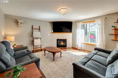 302 Pine St, Woodland, WA 98674 - Photo 10