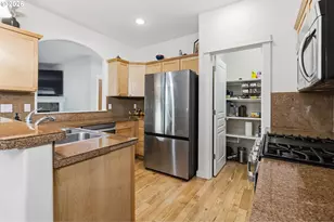 2527 Park View Dr, Eugene, OR 97408 - Photo 16