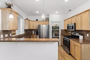 2527 Park View Dr, Eugene, OR 97408 - Photo 12