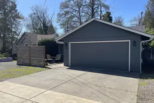 135 Wander Way, Salem, OR 97301 - Photo 2