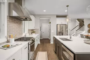 105 NE Morgan St, Portland, OR 97211 - Photo 12