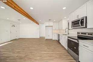 823 4th St, Springfield, OR 97477 - Photo 16
