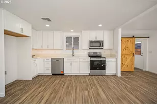 823 4th St, Springfield, OR 97477 - Photo 12