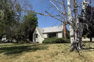 1135 Detroit St, Elgin, OR 97827 - Photo 2