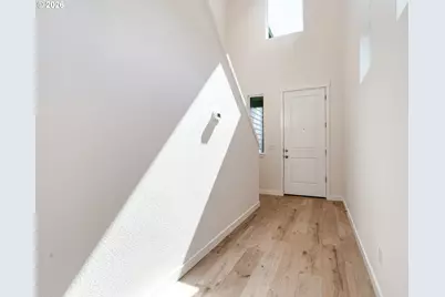 795 Magnolia Ave, Woodburn, OR 97071 - Photo 4