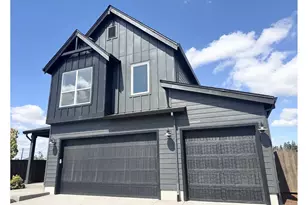 795 Magnolia Ave, Woodburn, OR 97071 - Photo 2