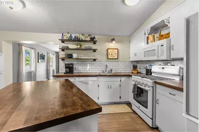 215 S Washington St, Weston, OR 97886 - Photo 10