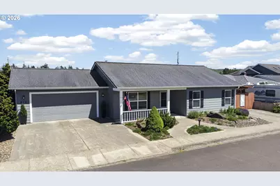 976 Nopal St, Florence, OR 97439 - Photo 2