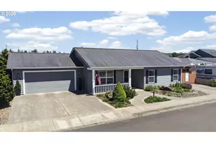 976 Nopal St, Florence, OR 97439 - Photo 2