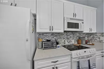 976 Nopal St, Florence, OR 97439 - Photo 12