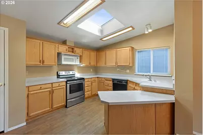 395 Seagrove Loop, Lincoln City, OR 97367 - Photo 2