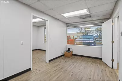 890 N Main St, Independence, OR 97351 - Photo 22