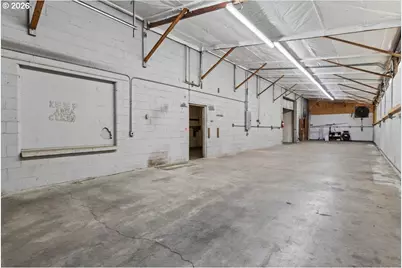 890 N Main St, Independence, OR 97351 - Photo 36