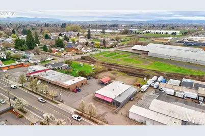 890 N Main St, Independence, OR 97351 - Photo 4