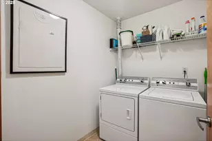 1030 NW Johnson St, Portland, OR 97209 - Photo 30