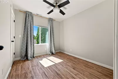15121 SE Pine Ct, Portland, OR 97233 - Photo 24