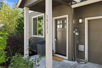 15121 SE Pine Ct, Portland, OR 97233 - Photo 2