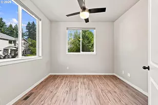 15121 SE Pine Ct, Portland, OR 97233 - Photo 16