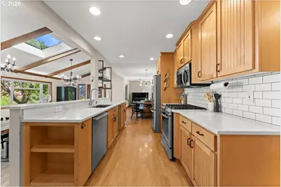 2030 SE 100th Ave, Portland, OR 97216 - Photo 10