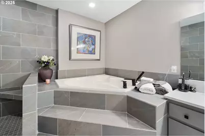 9216 NW Bartholomew Dr, Portland, OR 97229 - Photo 20