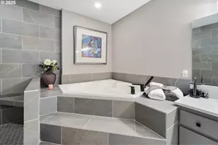 9216 NW Bartholomew Dr, Portland, OR 97229 - Photo 20