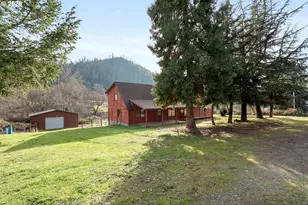 1514 Burbridge Dr, Rogue River, OR 97537 - Photo 2