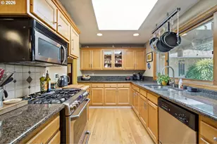 17902 Belmore Ave, Lake Oswego, OR 97035 - Photo 2