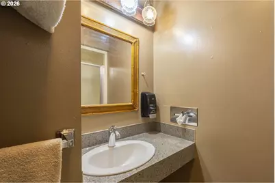 815 Main Ave, Tillamook, OR 97141 - Photo 18