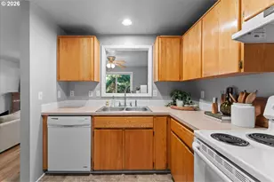 6121 SE Frances St, Hillsboro, OR 97123 - Photo 14