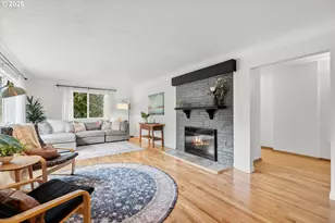 4307 SW Marigold St, Portland, OR 97219 - Photo 4
