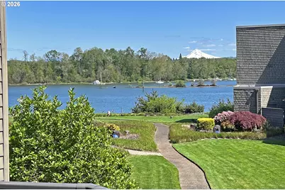 5624 S Riverside Ln #8, Portland, OR 97239 - Photo 2