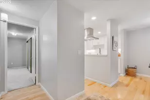 5624 S Riverside Ln, Portland, OR 97239 - Photo 18