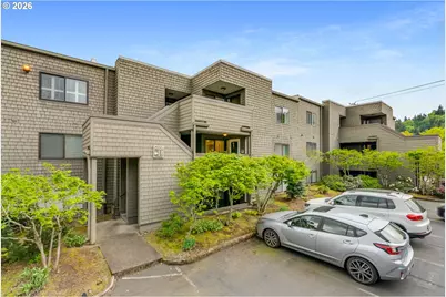 5624 S Riverside Ln #8, Portland, OR 97239 - Photo 1