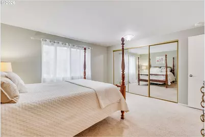 5624 S Riverside Ln #8, Portland, OR 97239 - Photo 20