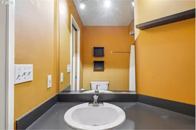 5910 NE Hoyt St, Portland, OR 97213 - Photo 20