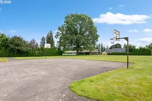 806 NE Nightingale Ct, Keizer, OR 97303 - Photo 40