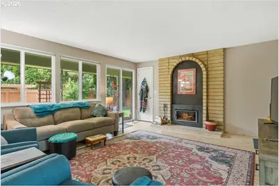 806 NE Nightingale Ct, Keizer, OR 97303 - Photo 8