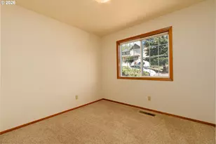 2309 NW Parkdale Ave, Roseburg, OR 97471 - Photo 10