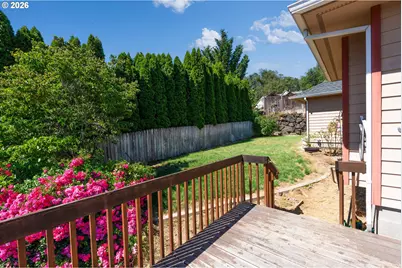 2309 NW Parkdale Ave, Roseburg, OR 97471 - Photo 14