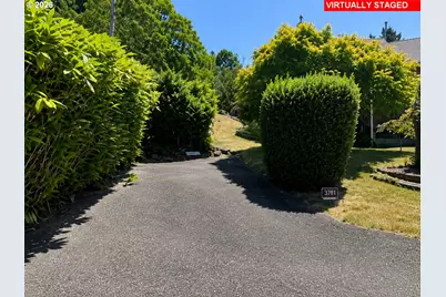 558 11th Ave, Coos Bay, OR 97420 - Photo 2