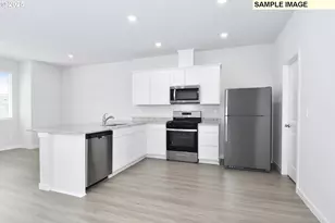 1185 Parkside Ave, Woodburn, OR 97071 - Photo 6