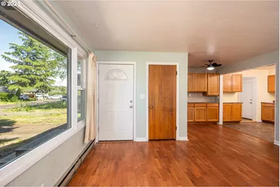 3198 Pheasant Blvd, Springfield, OR 97477 - Photo 4