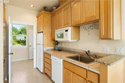 30525 NE Canter Ln, Sherwood, OR 97140 - Photo 28