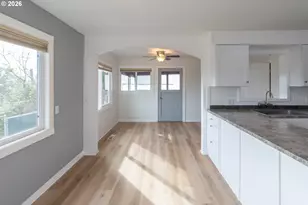 1830 NW Goetz St, Roseburg, OR 97471 - Photo 8