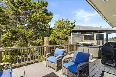238 SW 27th St, Newport, OR 97365 - Photo 24