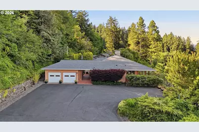 2109 NW Couch St, Camas, WA 98607 - Photo 2